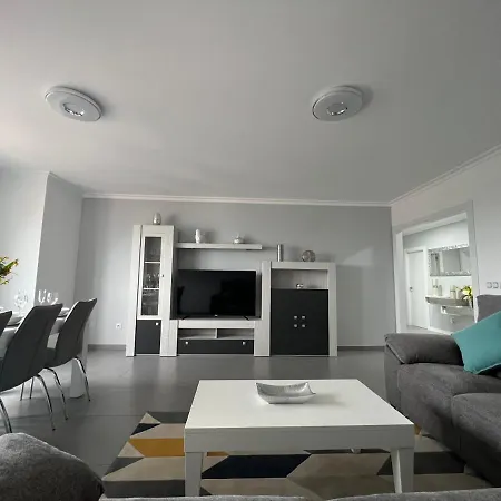 Maria De Lucia-piso 2º Arou