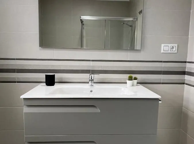 Lejlighed Maria De Lucia-piso 2º Arou